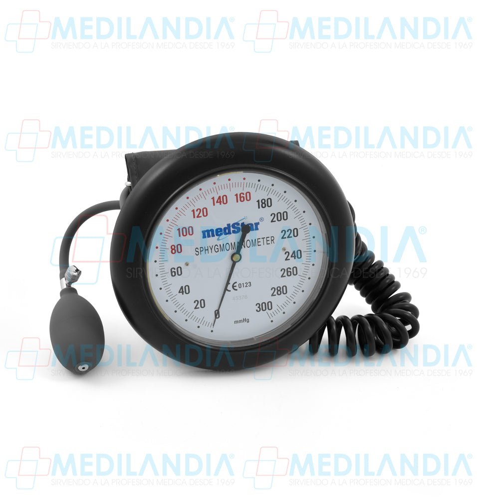Baumanometro (esfigmomanometro) aneroide de pared caratula redonda - Baumanometro de pared - MEDSTAR - MEDILANDIA | Tienda de productos y equipos médicos de calidad en México | Soluciones profesionales para clínicas, hospitales y consultorios.