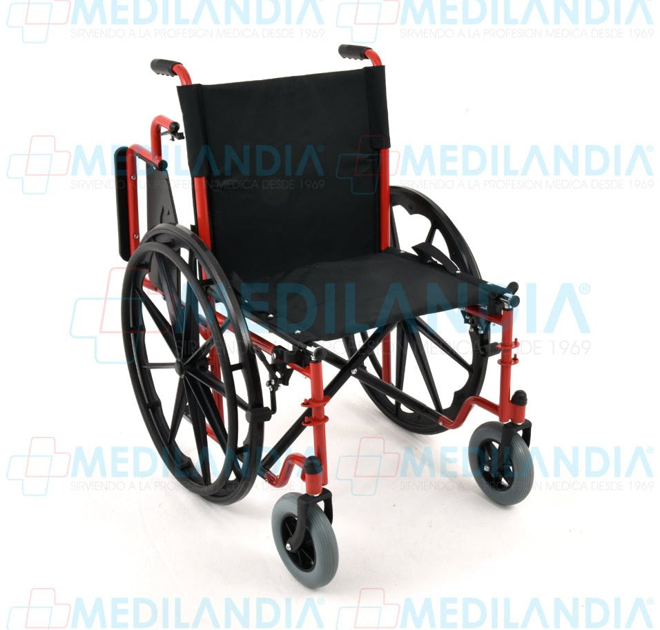 Silla de ruedas con asiento amplio de 48.26 cm / 19” con eleva piernas descansa brazos abatibles y llantas frontales anchas - Silla de ruedas - EM - MEDILANDIA | Tienda de productos y equipos médicos de calidad en México | Soluciones profesionales para clínicas, hospitales y consultorios.