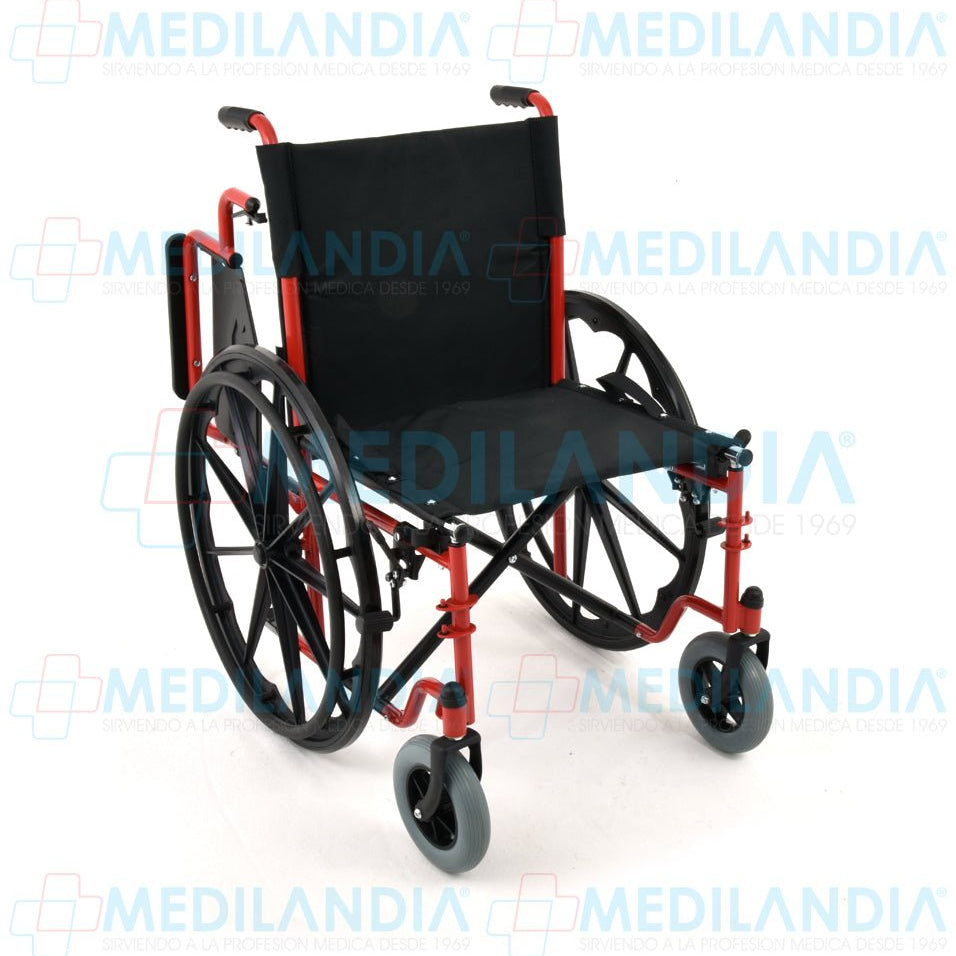 Silla de ruedas con asiento amplio de 48.26 cm / 19” con eleva piernas descansa brazos abatibles y llantas frontales anchas - Silla de ruedas - EM - MEDILANDIA | Tienda de productos y equipos médicos de calidad en México | Soluciones profesionales para clínicas, hospitales y consultorios.