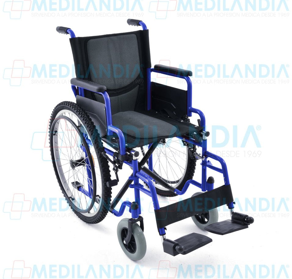 Silla de ruedas con asiento de 14” (36 cm) todo terreno descansareis desmontables - Silla de ruedas - EM - MEDILANDIA | Tienda de productos y equipos médicos de calidad en México | Soluciones profesionales para clínicas, hospitales y consultorios.