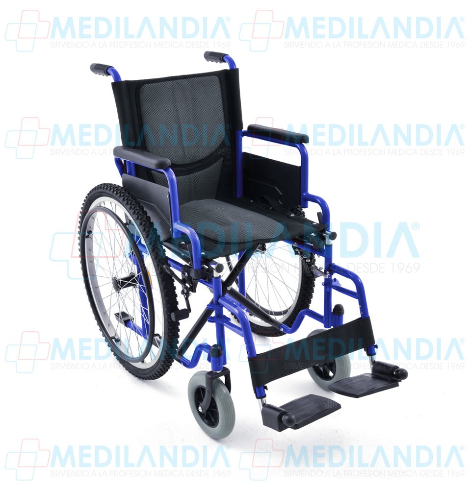 Silla de ruedas con asiento de 14” (36 cm) todo terreno descansareis desmontables - Silla de ruedas - EM - MEDILANDIA | Tienda de productos y equipos médicos de calidad en México | Soluciones profesionales para clínicas, hospitales y consultorios.