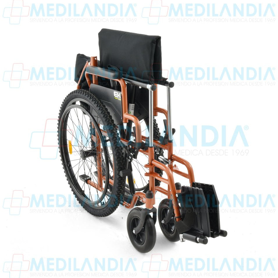 Silla de ruedas con asiento de 19” (49 cm) acojinado todo terreno descansa pies desmontables ruedas frontales anchas llantas traseras neumáticas - Silla de ruedas - EM - MEDILANDIA | Tienda de productos y equipos médicos de calidad en México | Soluciones profesionales para clínicas, hospitales y consultorios.