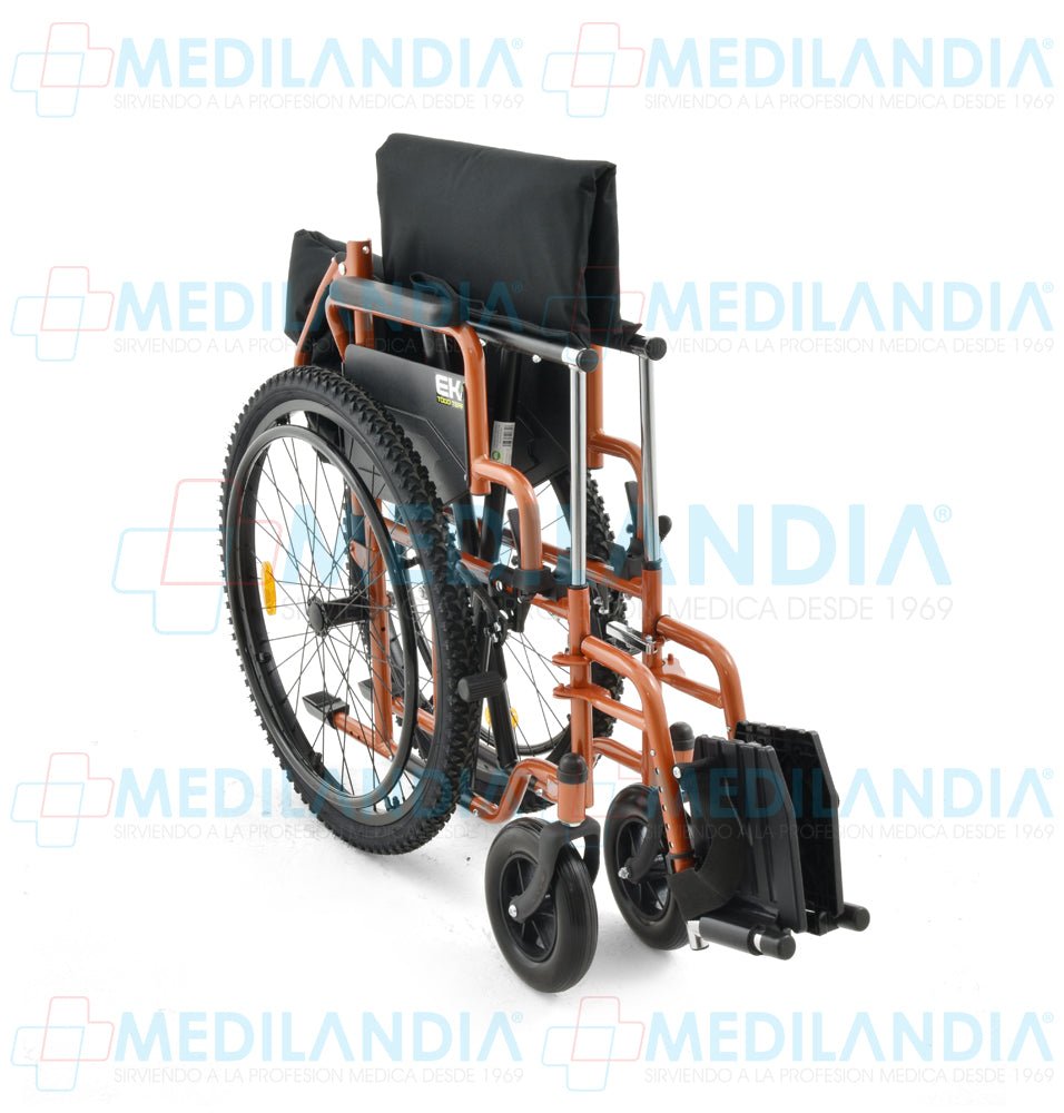 Silla de ruedas con asiento de 19” (49 cm) acojinado todo terreno descansa pies desmontables ruedas frontales anchas llantas traseras neumáticas - Silla de ruedas - EM - MEDILANDIA | Tienda de productos y equipos médicos de calidad en México | Soluciones profesionales para clínicas, hospitales y consultorios.