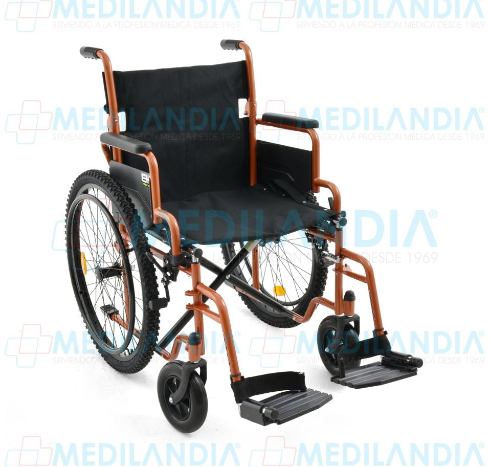 Silla de ruedas con asiento de 19” (49 cm) acojinado todo terreno descansa pies desmontables ruedas frontales anchas llantas traseras neumáticas - Silla de ruedas - EM - MEDILANDIA | Tienda de productos y equipos médicos de calidad en México | Soluciones profesionales para clínicas, hospitales y consultorios.