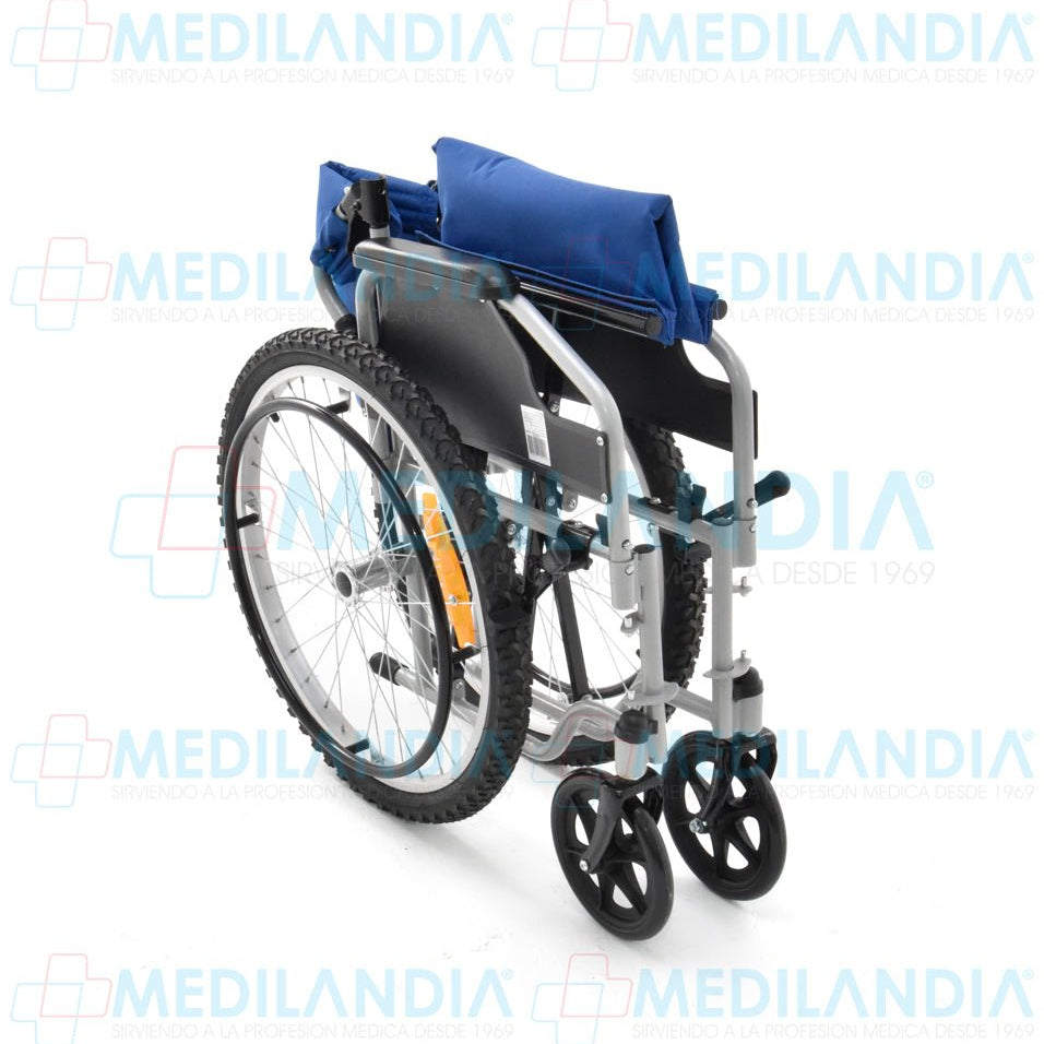Silla de ruedas con descansa pies y eleva piernas ruedas neumáticas - Silla de ruedas - MOBICARE - MEDILANDIA | Tienda de productos médicos