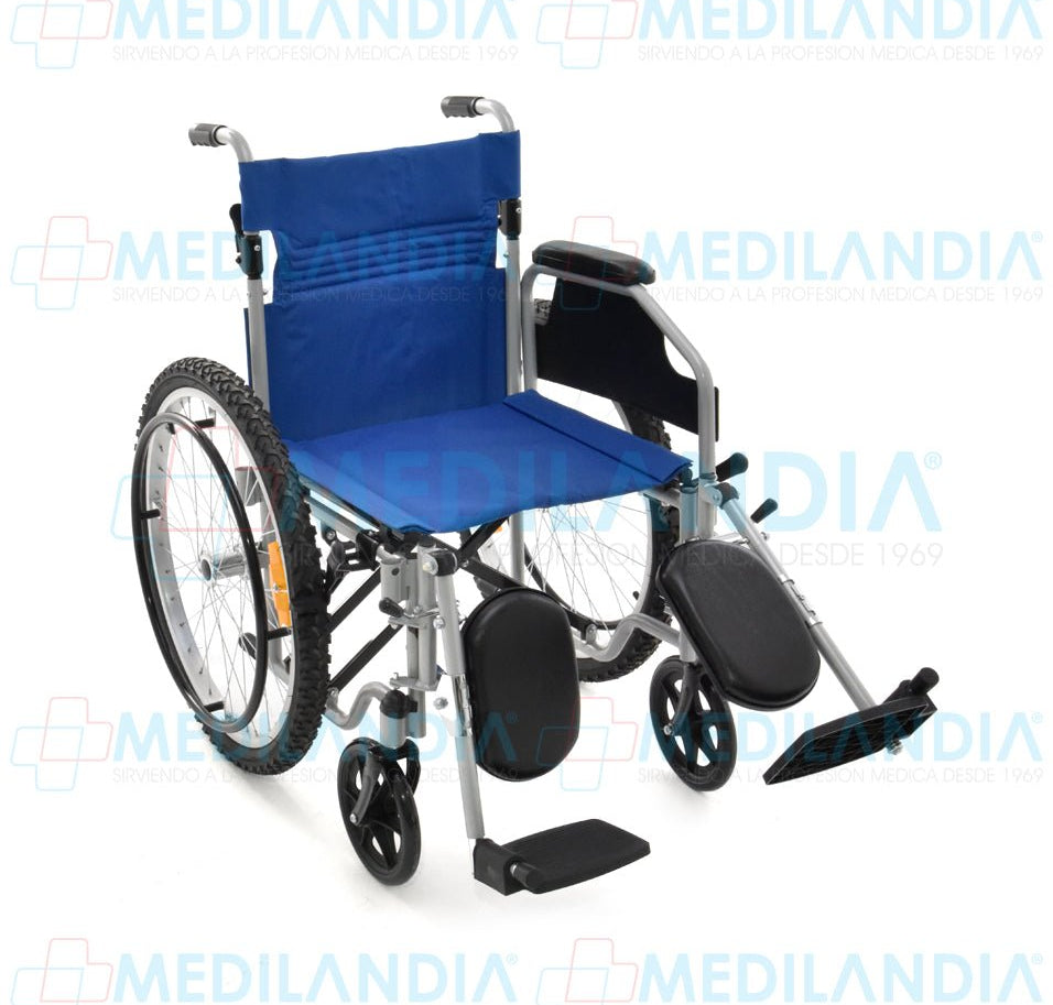Silla de ruedas con descansa pies y eleva piernas ruedas neumáticas - Silla de ruedas - MOBICARE - MEDILANDIA | Tienda de productos médicos
