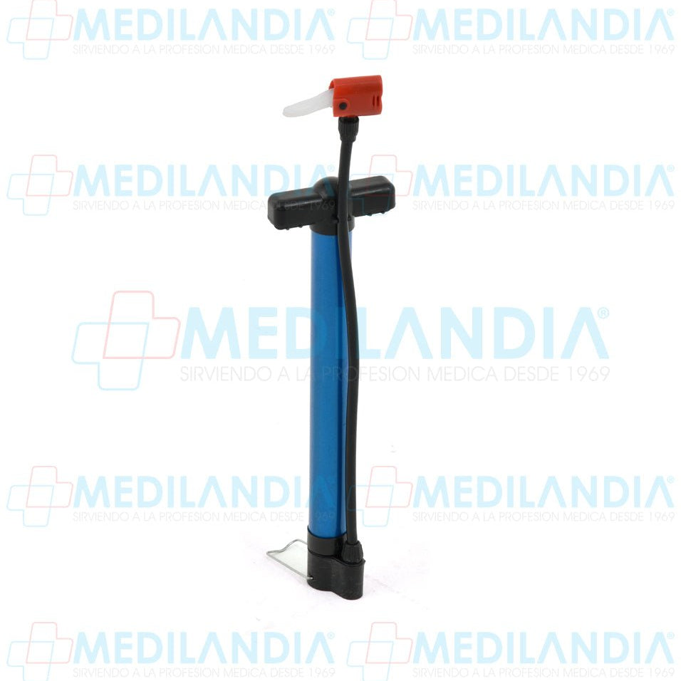 Silla de ruedas de acero cromada con asiento acojinado de 48.26 cm / 19” con descansa brazos costos abatibles y descansa pies desmontables - Silla de ruedas - EM - MEDILANDIA | Tienda de productos y equipos médicos de calidad en México | Soluciones profesionales para clínicas, hospitales y consultorios.