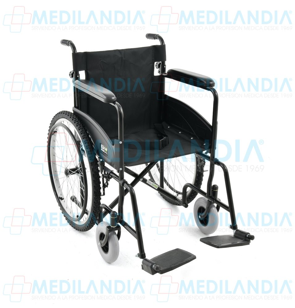Silla de ruedas esmaltada con llanta neumática todo terreno asiento de 18” - Silla de ruedas - EM - MEDILANDIA | Tienda de productos y equipos médicos de calidad en México | Soluciones profesionales para clínicas, hospitales y consultorios.