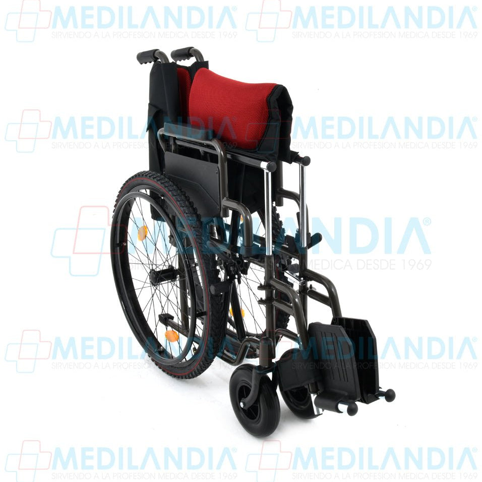 Silla de ruedas todo terreno con llantas neumáticas descansa brazos abatible y descansa pies desmontables asiento de 48.26 cm / 19” - Silla de ruedas - EM - MEDILANDIA | Tienda de productos y equipos médicos de calidad en México | Soluciones profesionales para clínicas, hospitales y consultorios.