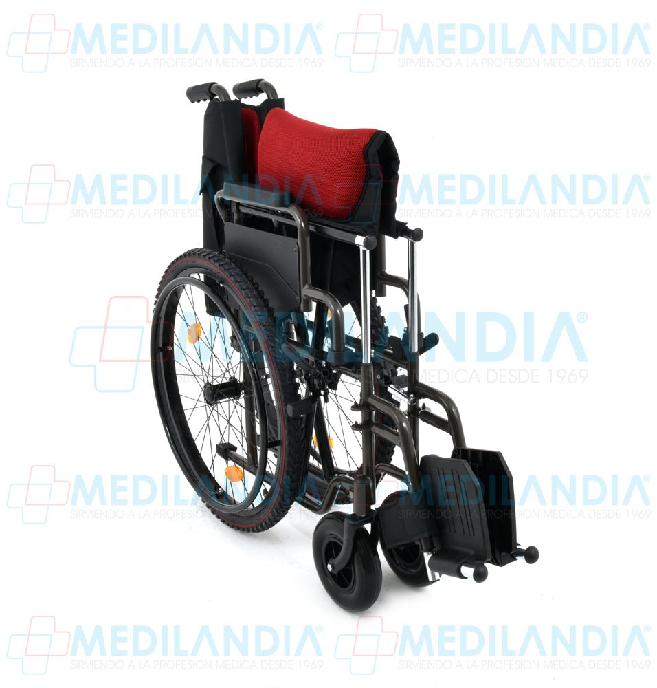 Silla de ruedas todo terreno con llantas neumáticas descansa brazos abatible y descansa pies desmontables asiento de 48.26 cm / 19” - Silla de ruedas - EM - MEDILANDIA | Tienda de productos y equipos médicos de calidad en México | Soluciones profesionales para clínicas, hospitales y consultorios.