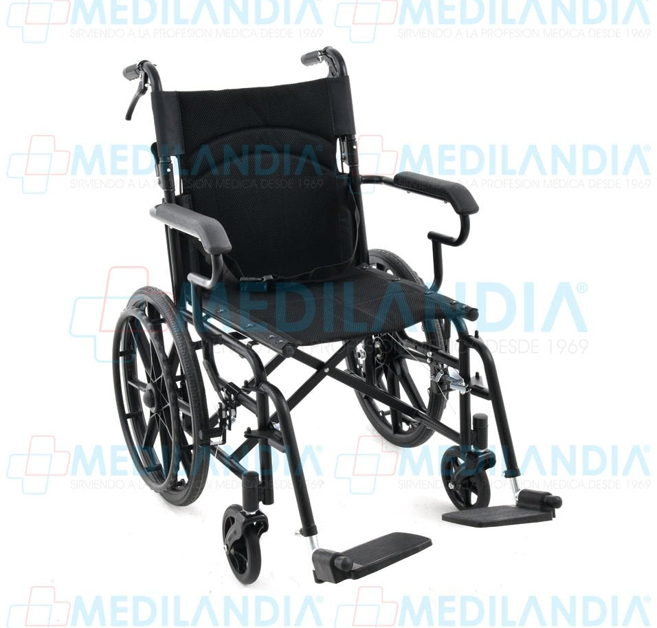 Silla de traslado compacta plegable de 16” - Silla traslado - EM - MEDILANDIA | Tienda de productos y equipos médicos de calidad en México | Soluciones profesionales para clínicas, hospitales y consultorios.