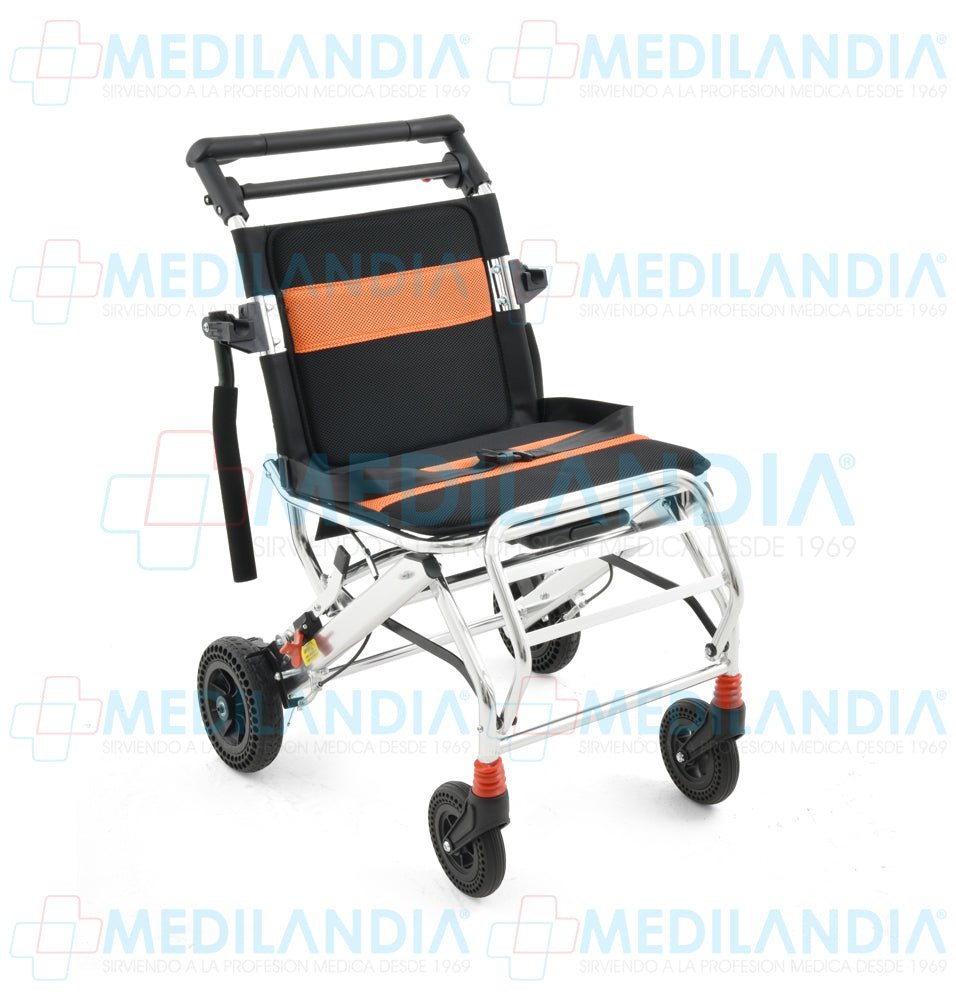 Silla de traslado de aluminio para viaje con asiento de 19” plegable tipo maleta - Silla de ruedas - EM - MEDILANDIA | Tienda de productos y equipos médicos de calidad en México | Soluciones profesionales para clínicas, hospitales y consultorios.
